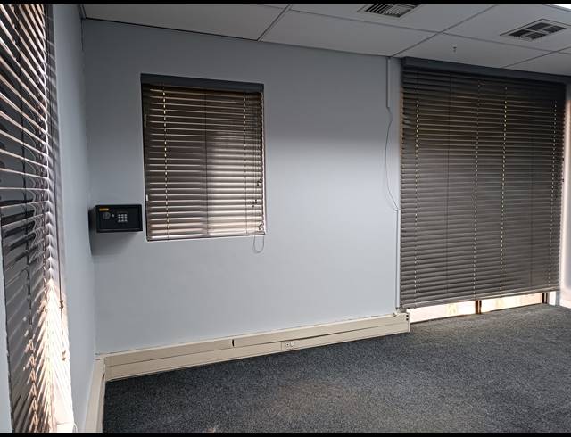 700M² OFFICE TO LET IN BO-DORP